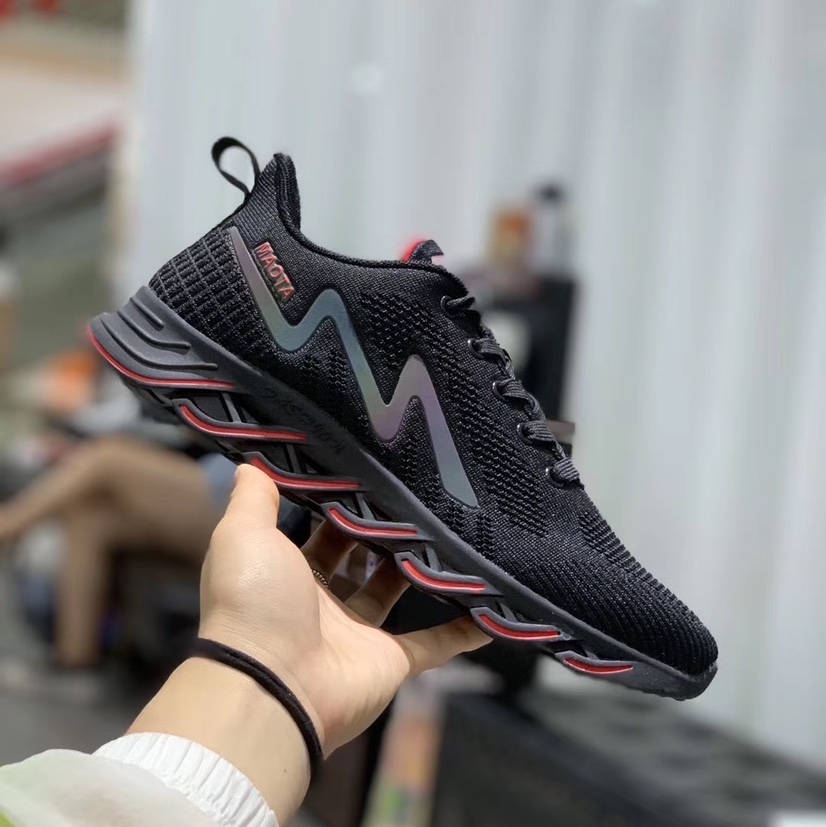 Men's sports shoes with blade soles Specification image