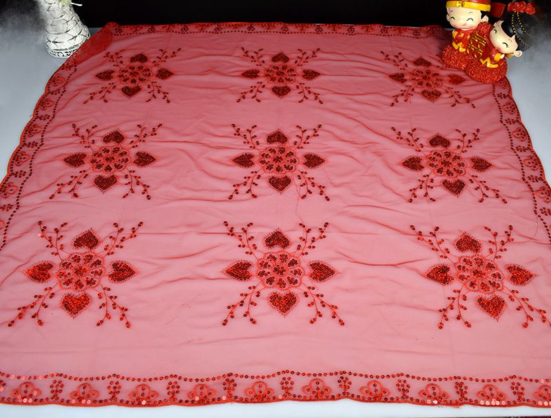 The auspicious flower veil is a wedding veil for the bride pic 4