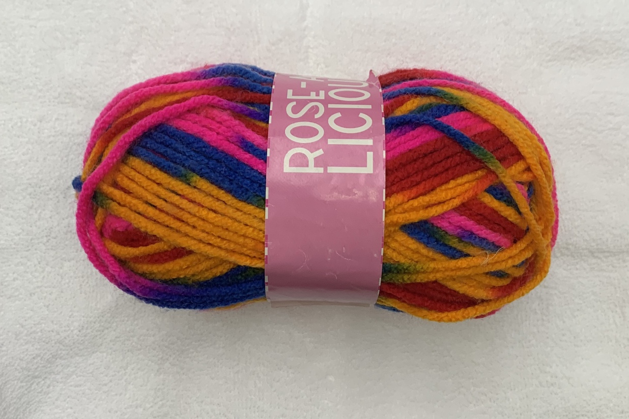 Segmentally dyed acrylic yarn