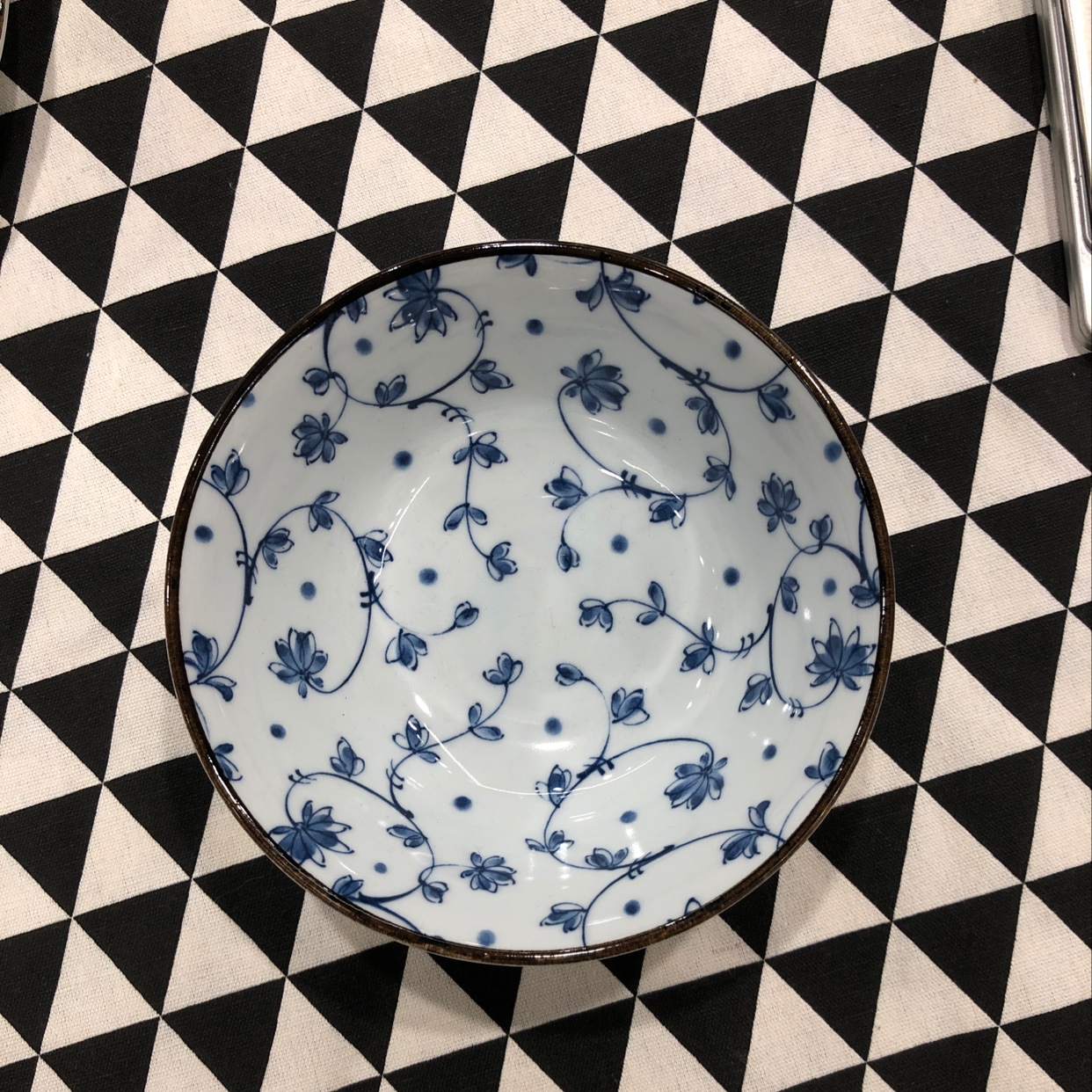 A 6.0-inch bowl of Japanese imported Mino burnt Mantang grass