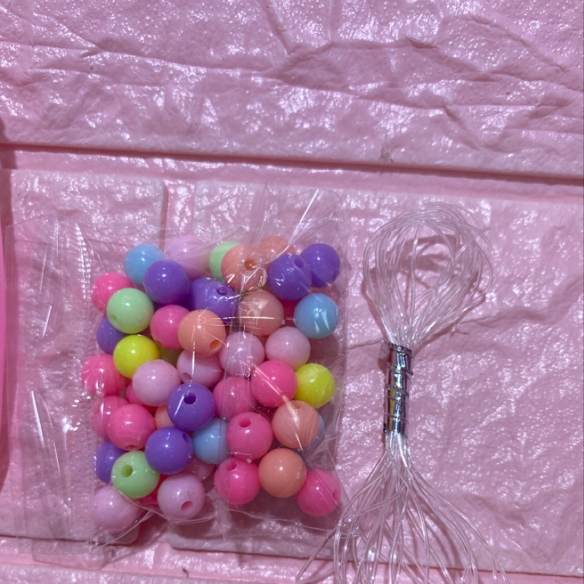 Children's handcrafted beading can be worn into necklaces, bracelets, bear handbags for DIY, warm and cozy Item Picture