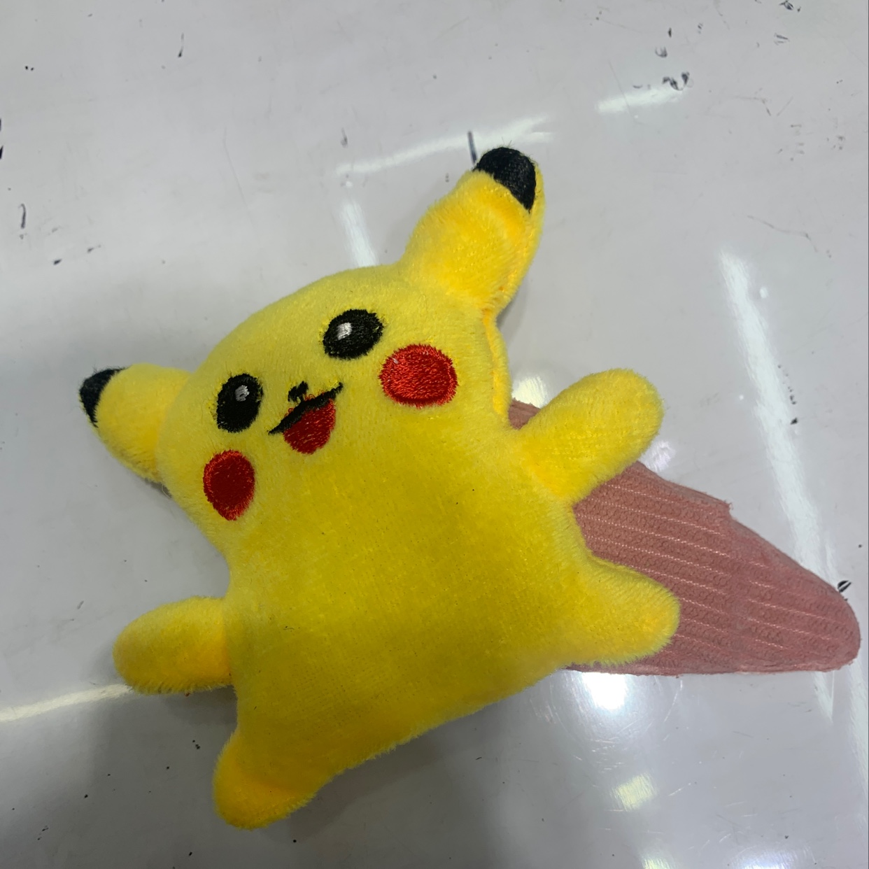 Pikachu hairpin, a popular Internet celebrity