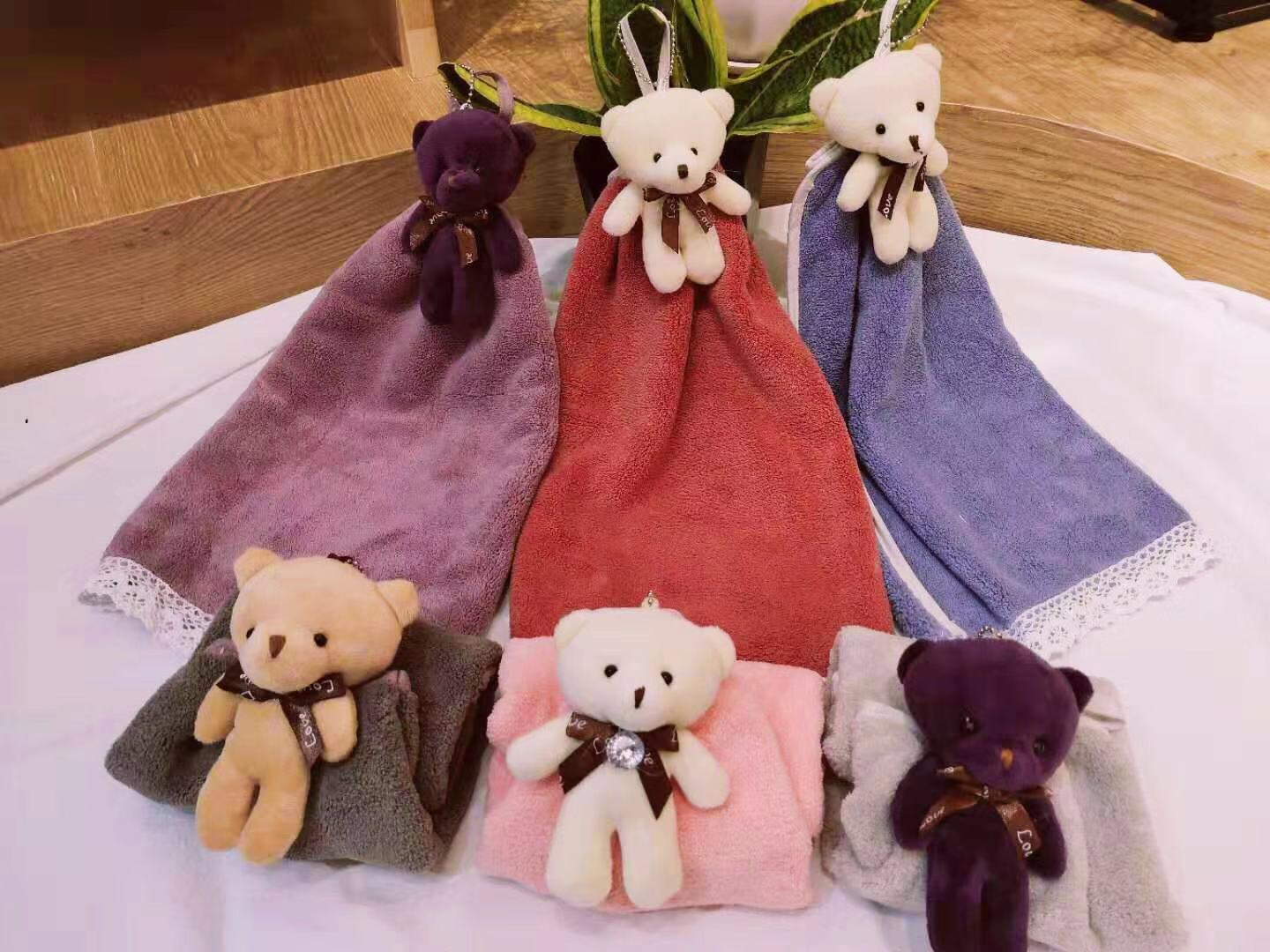 Original color fashion coral fleece bear hand towel