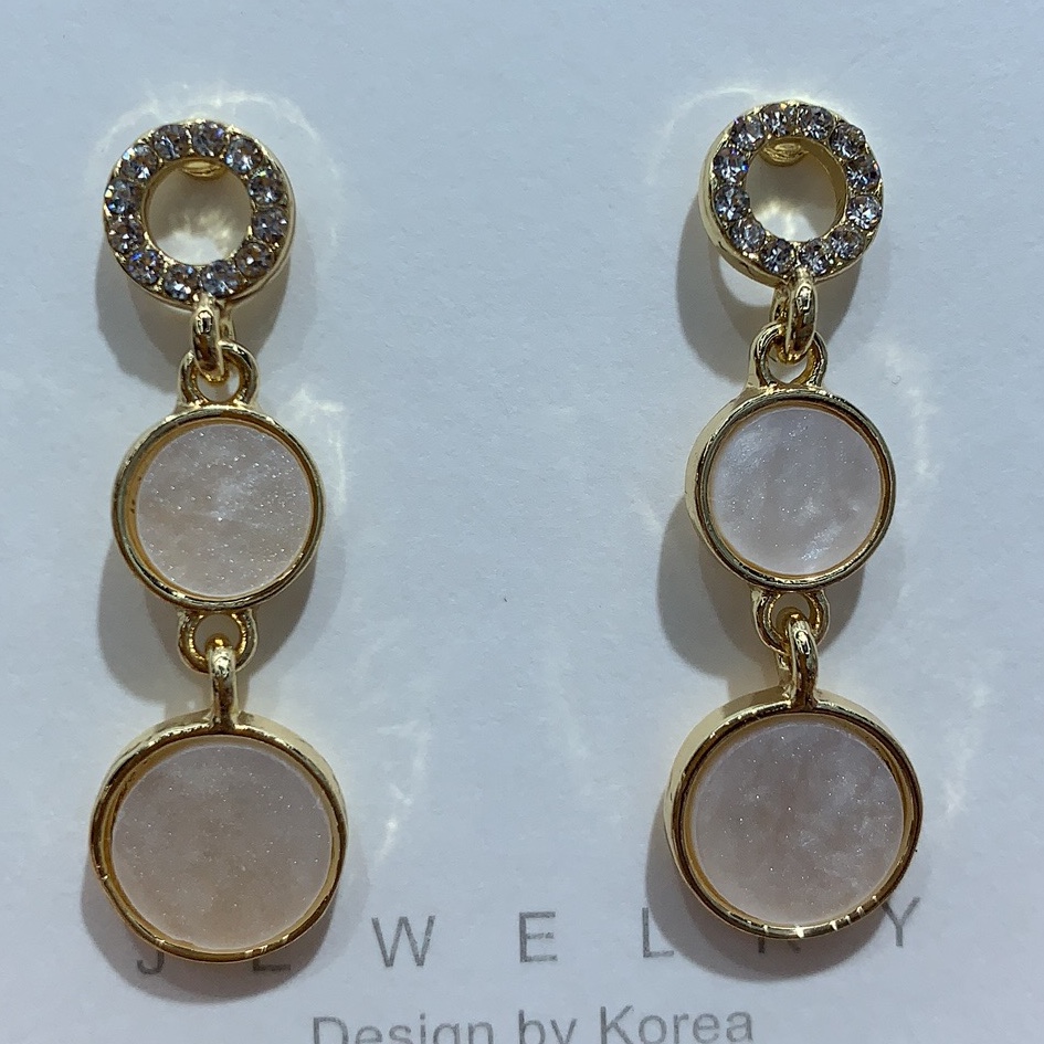 Shell earrings thumbnail