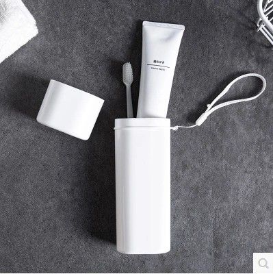 Direct-sale Japanese portable toothbrush box, travel toiletries, toothbrush storage box, a box for brushing teeth and washing face to put toothbrushes in Specification drawing