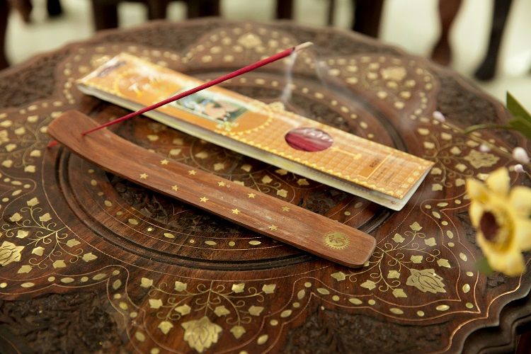 One box of imported Touch india incense contains 20 sticks for long-lasting indoor incense. Available in stock Specification image