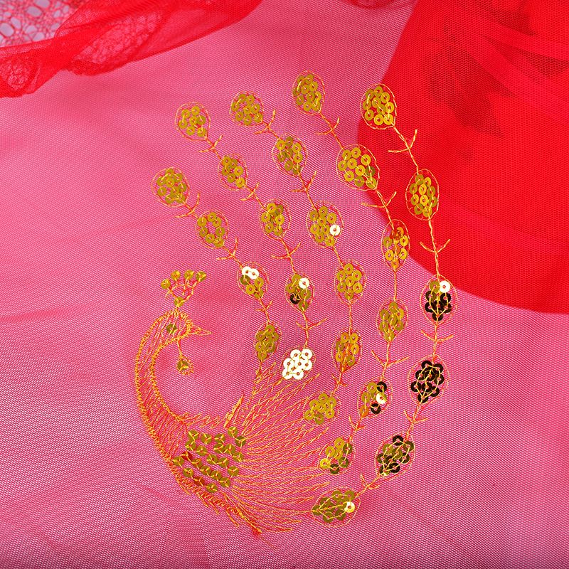 The wedding bride's veil is a peacock wedding veil pic 6