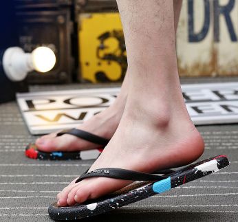 潮流户外耐磨沙滩鞋 浴室防滑男士凉拖 人字拖男休闲拖鞋详情图1