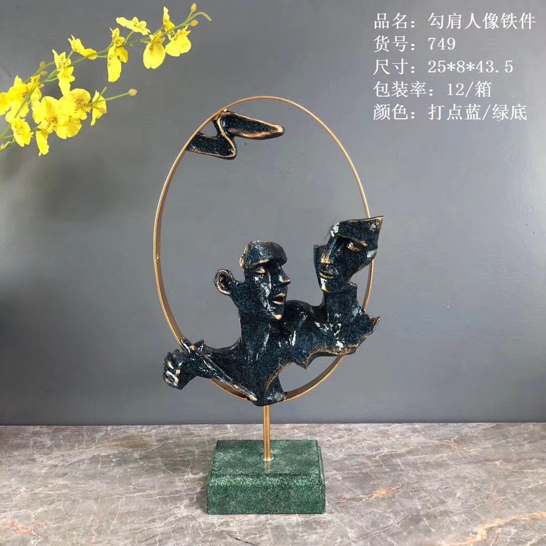 Hook shoulder portrait resin wrought iron decoration generous fashion crafts pollution-free and easy to see any single product full figure