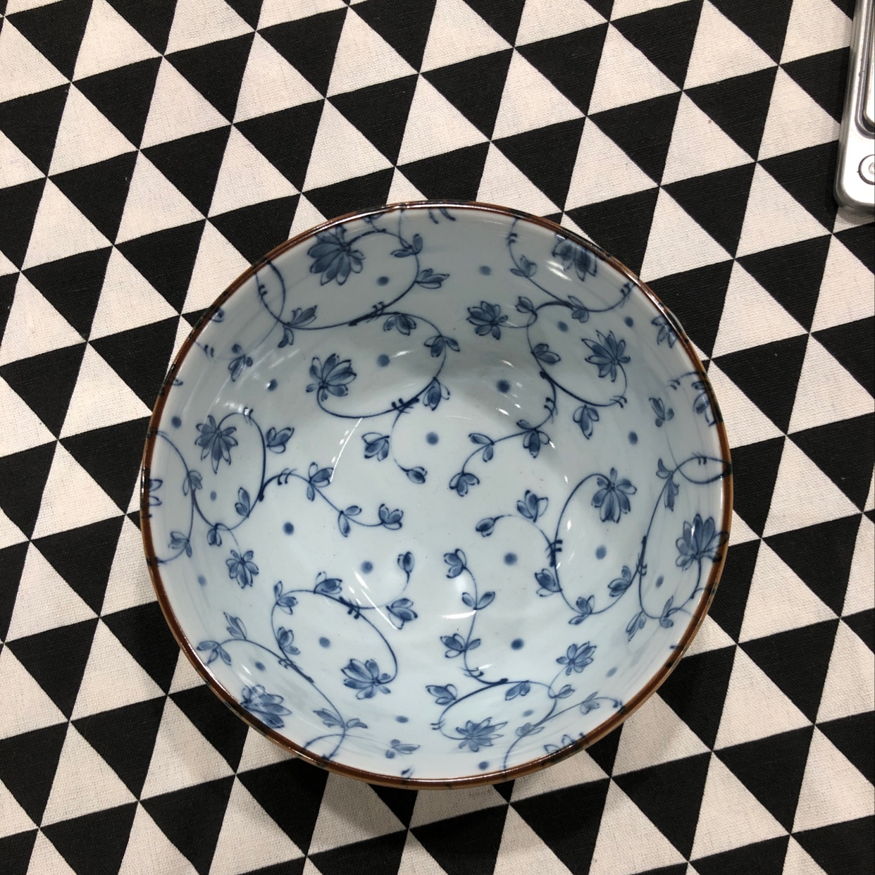 5.7-inch bowl of Japanese imported Mino burnt Mantang grass