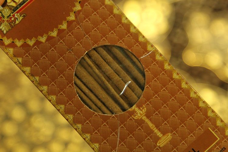 One box of imported Touch india incense contains 20 sticks for long-lasting indoor incense. Available in stock detail image 3