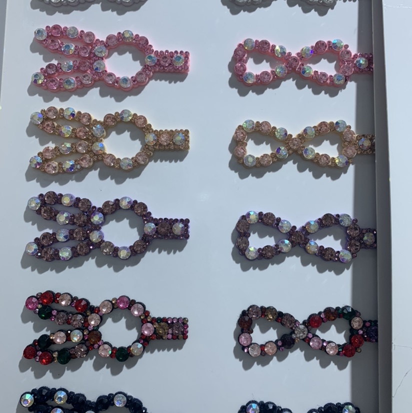 The "Big Diamond Press Clip 3" is a popular and popular DIY accessory for beautiful hair clips