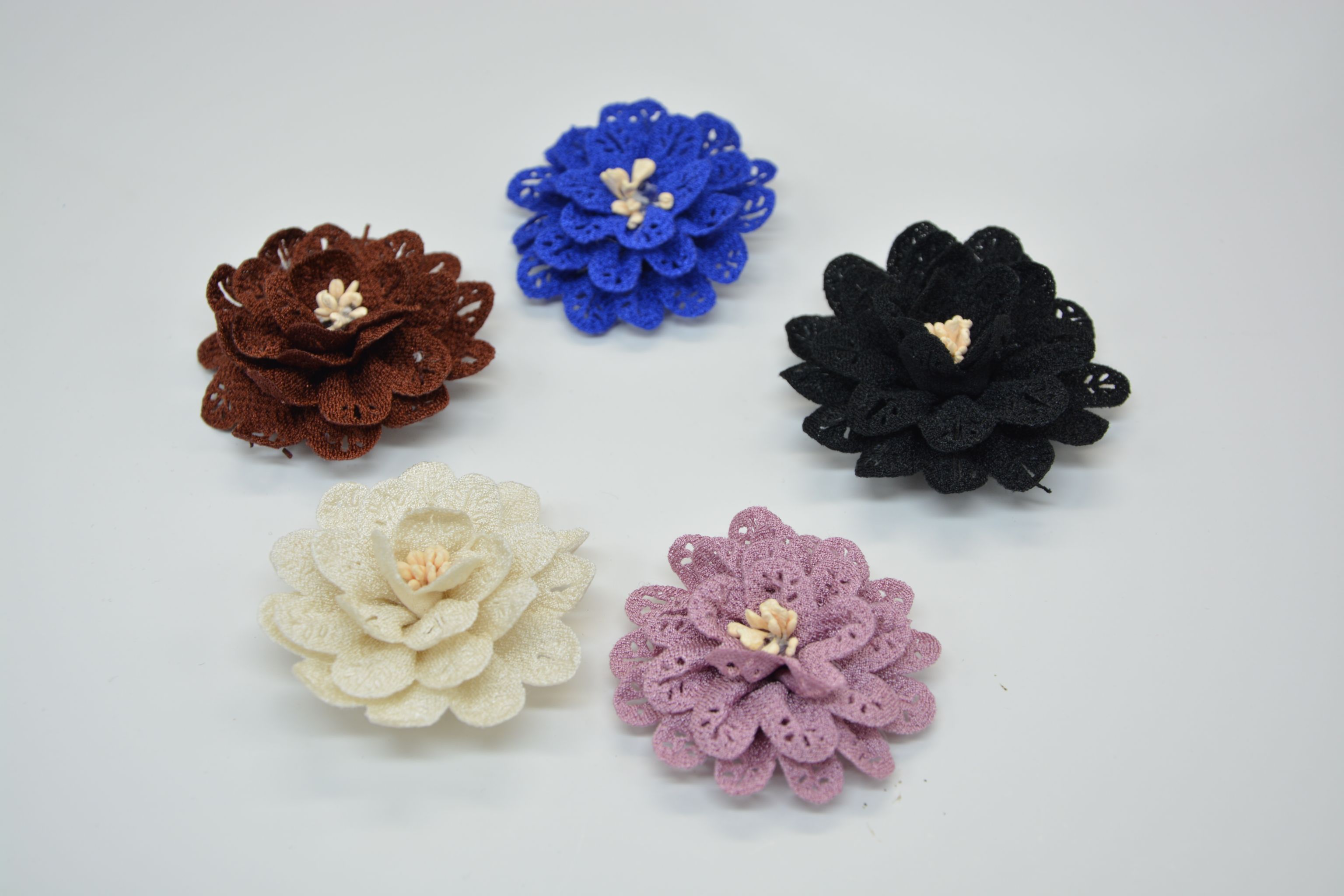 珍珠麻镂空花瓣卷花详情图1