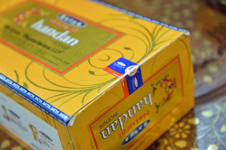 Large box of Indian incense satya Truth flat box incense sticks for home indoor long-lasting burning. In stock: minimum order of 3 pieces. Mixed orders are available Item Picture