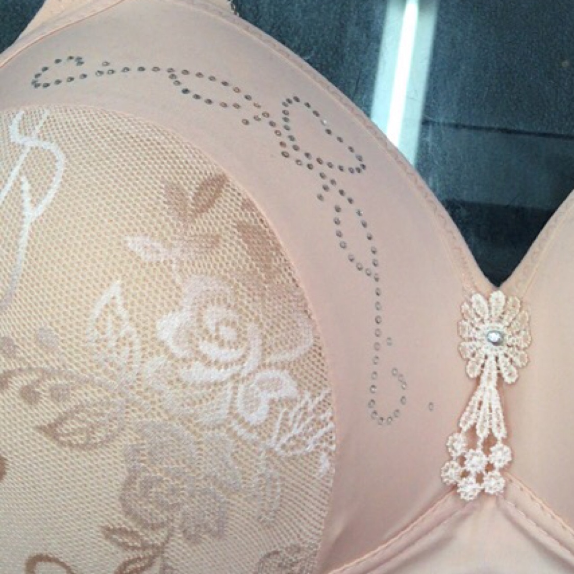 Mesh Patchwork Breathable Large Bra details Picture