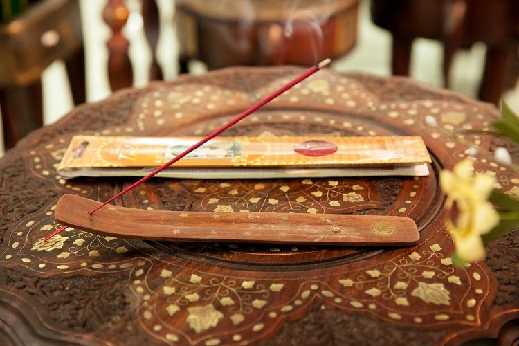 One box of imported Touch india incense contains 20 sticks for long-lasting indoor incense. Available in stock Application Scenario