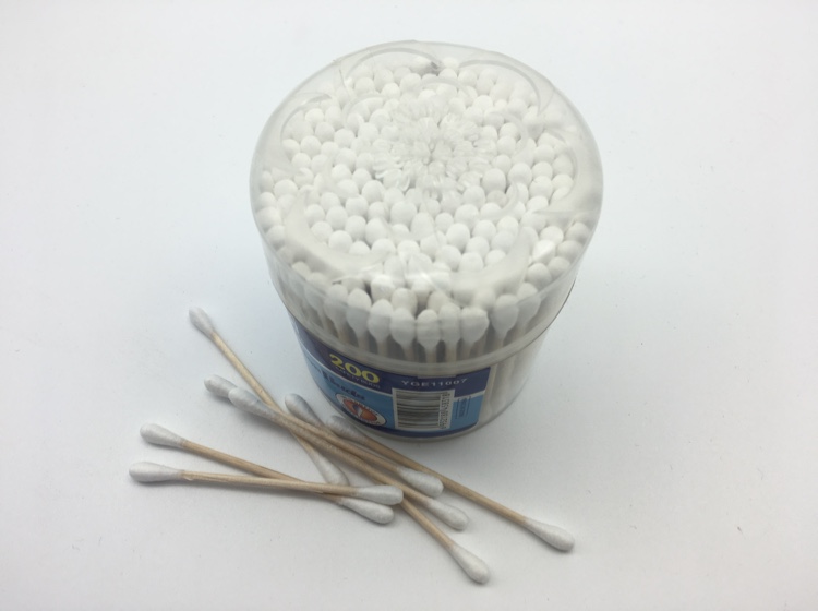 200 flower-covered cotton swabs