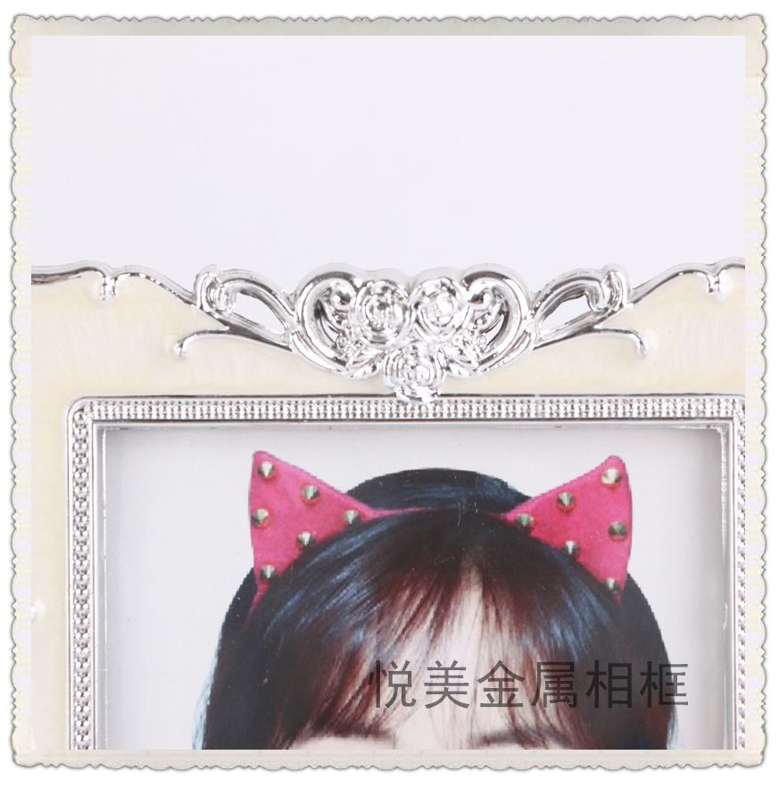 Wholesale of European-style ABS photo frames, 6-inch pearl display tables, wedding gifts, studio display tables, and creative crystal ornaments detail image 5