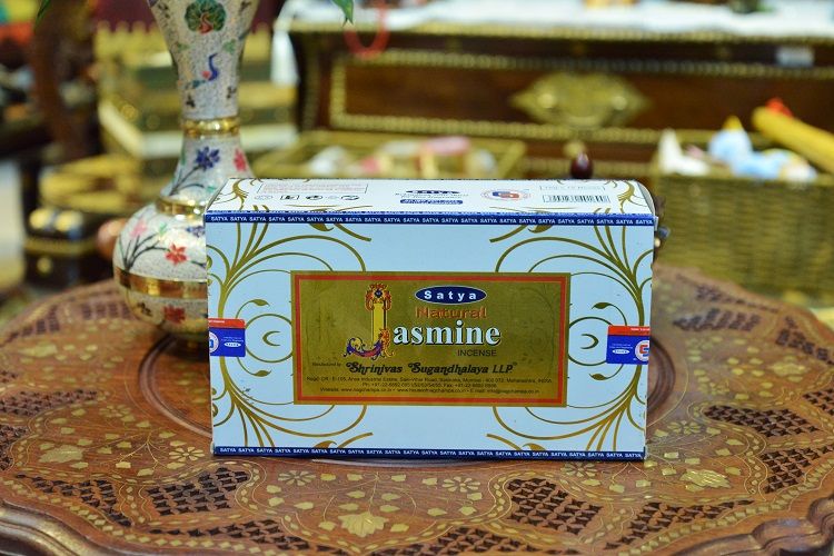 Large box of Indian incense satya Truth flat box incense sticks for home indoor long-lasting burning. In stock: minimum order of 3 pieces. Mixed orders are available
