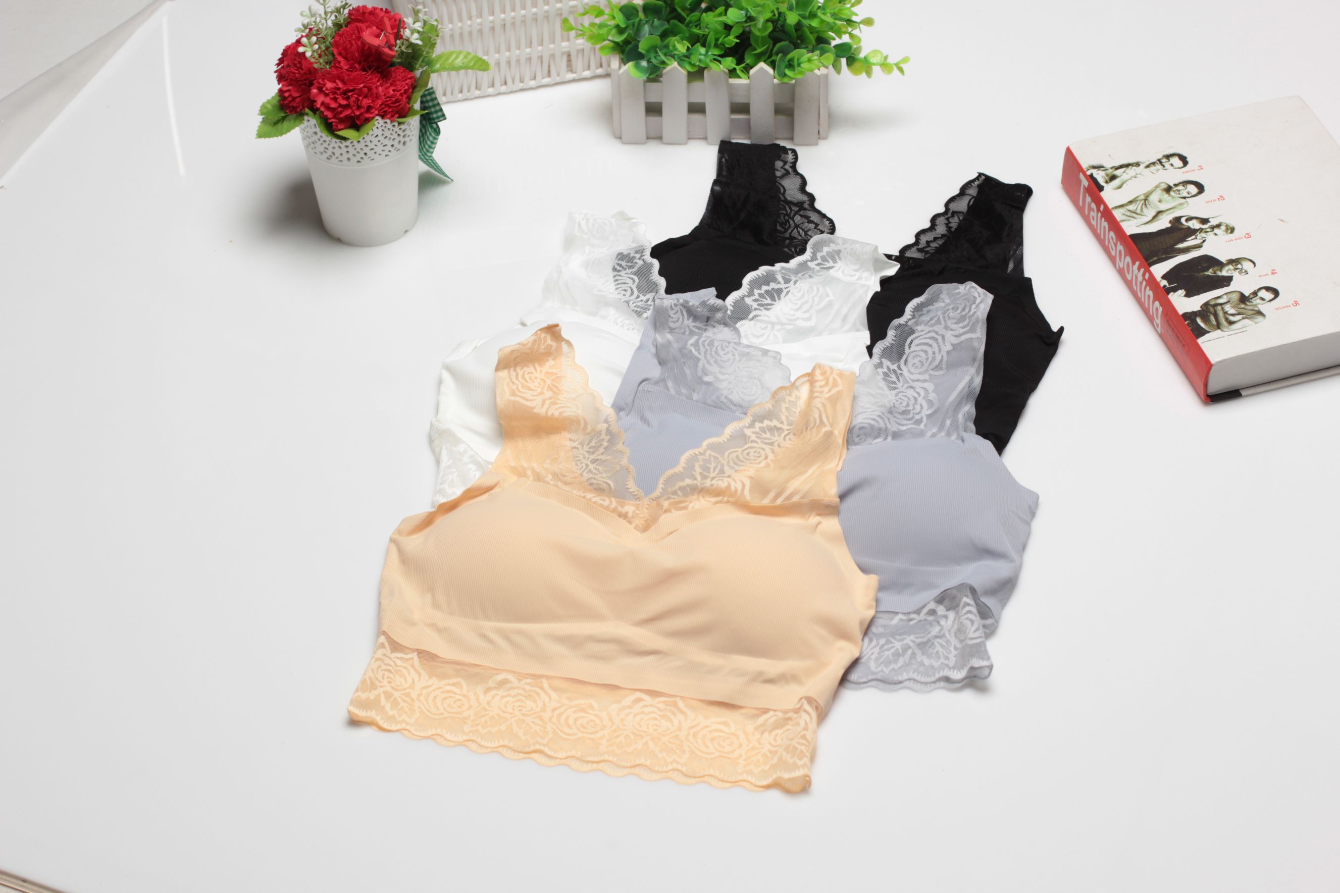 Web celebrity backless underwear for women without underwire sports vest bra with a collection of thin chest wipe long seamless girdle chest wrap thumbnail
