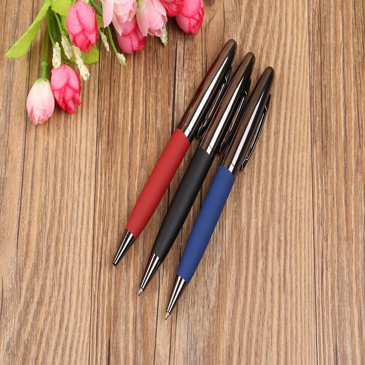 Xinmei Pen Manufacturing produces a large number of business and office gift promotion metal ballpoint pens