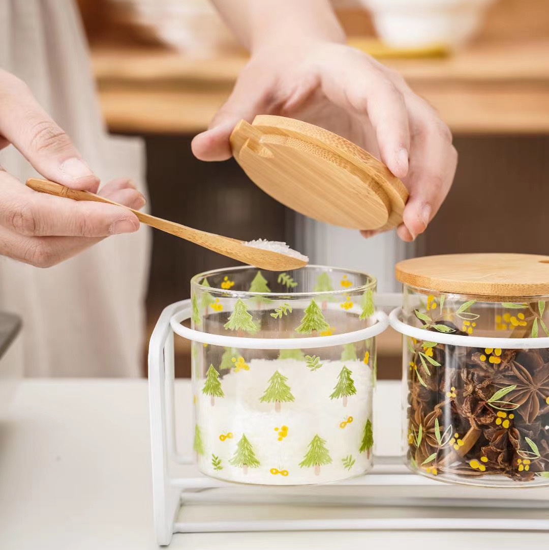 Three-piece and four-piece seasoning jars are sold directly by the manufacturer. For wholesale and retail orders, please consult Application Scenario