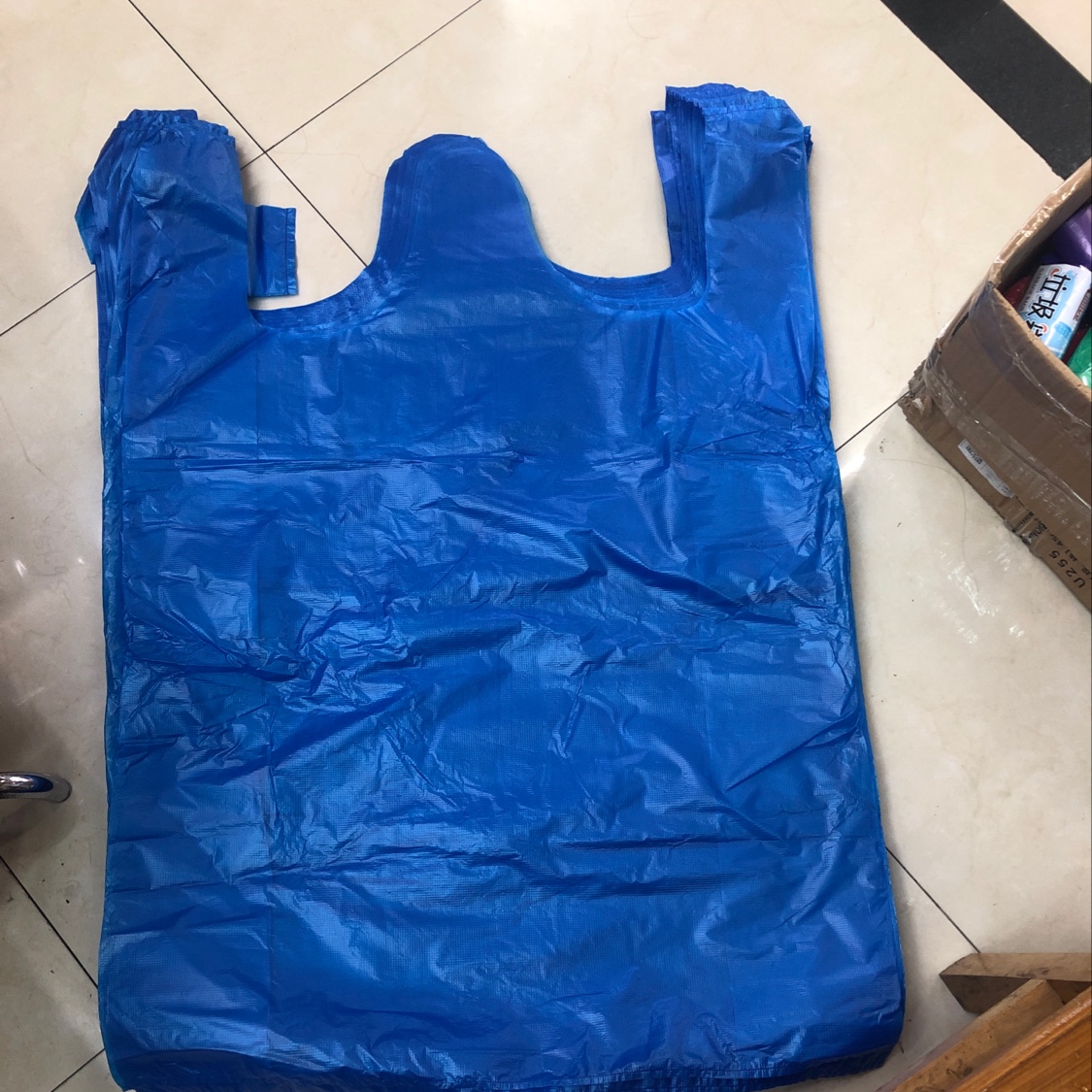 Freight self-care, available in stock, blue shopping bag 55x80 a pack of 100 RMB 25 / bag. Can be customized thumbnail
