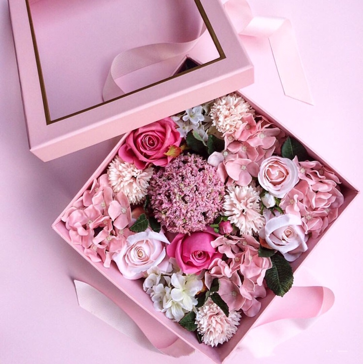 Pink square handle box