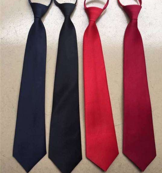 单色涤纶染色宽8cm一9cm，长45cm拉链领带