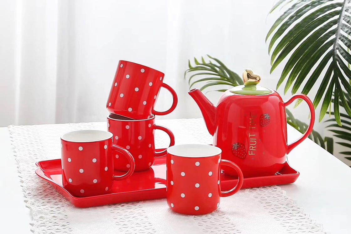 Strawberry 🍓 water set, seven-piece set, teacup, hotel supplies, daily necessities 041. No factory direct sales, wholesale and retail. For orders, please consult