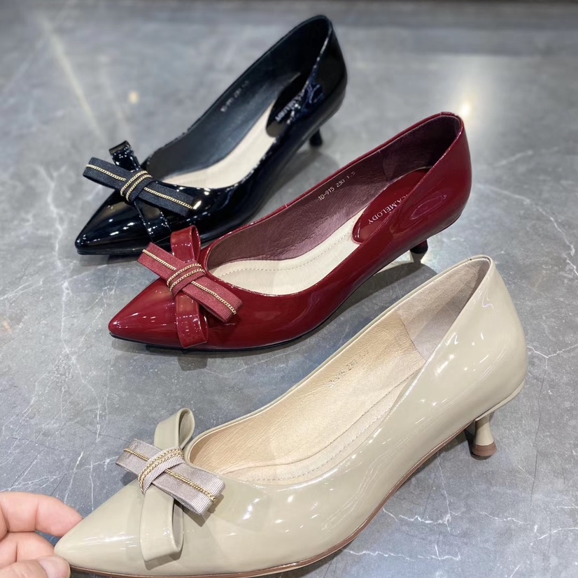 Women's shoes thumbnail