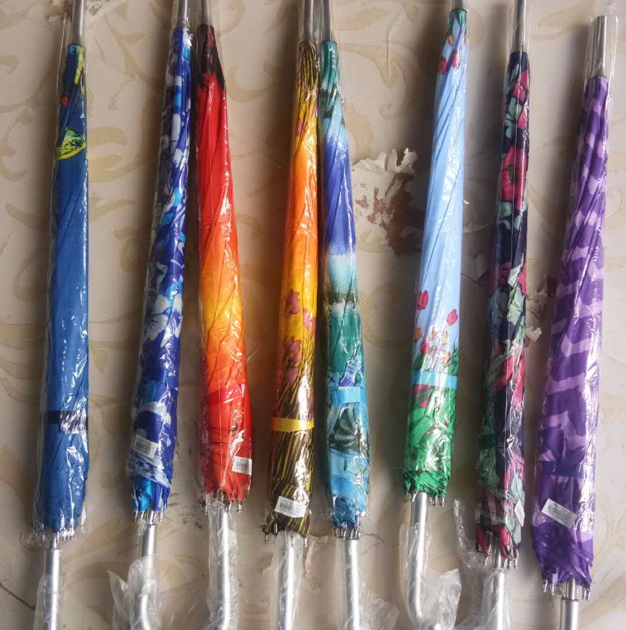 多色混乱直柄色丁伞