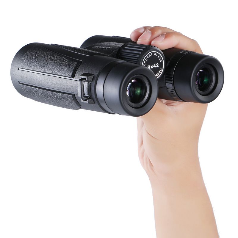 Ziyouhu 8x x42 green film with plastic handwheel binoculars, travel and sightseeing goggles, outdoor sports equipment Application Scenario