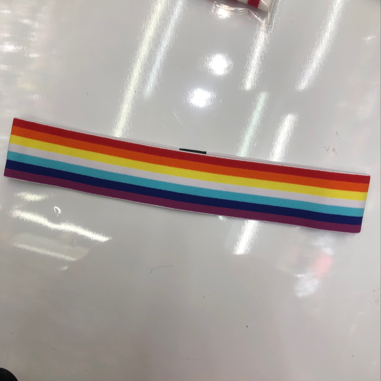 细头带彩虹