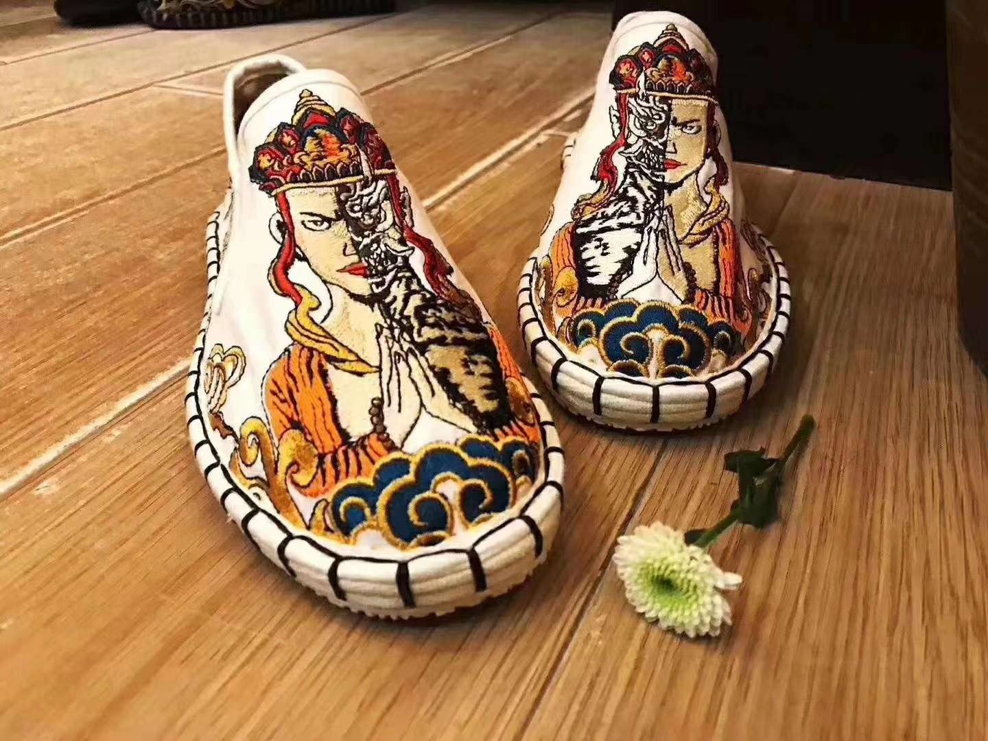 女式布鞋实物图