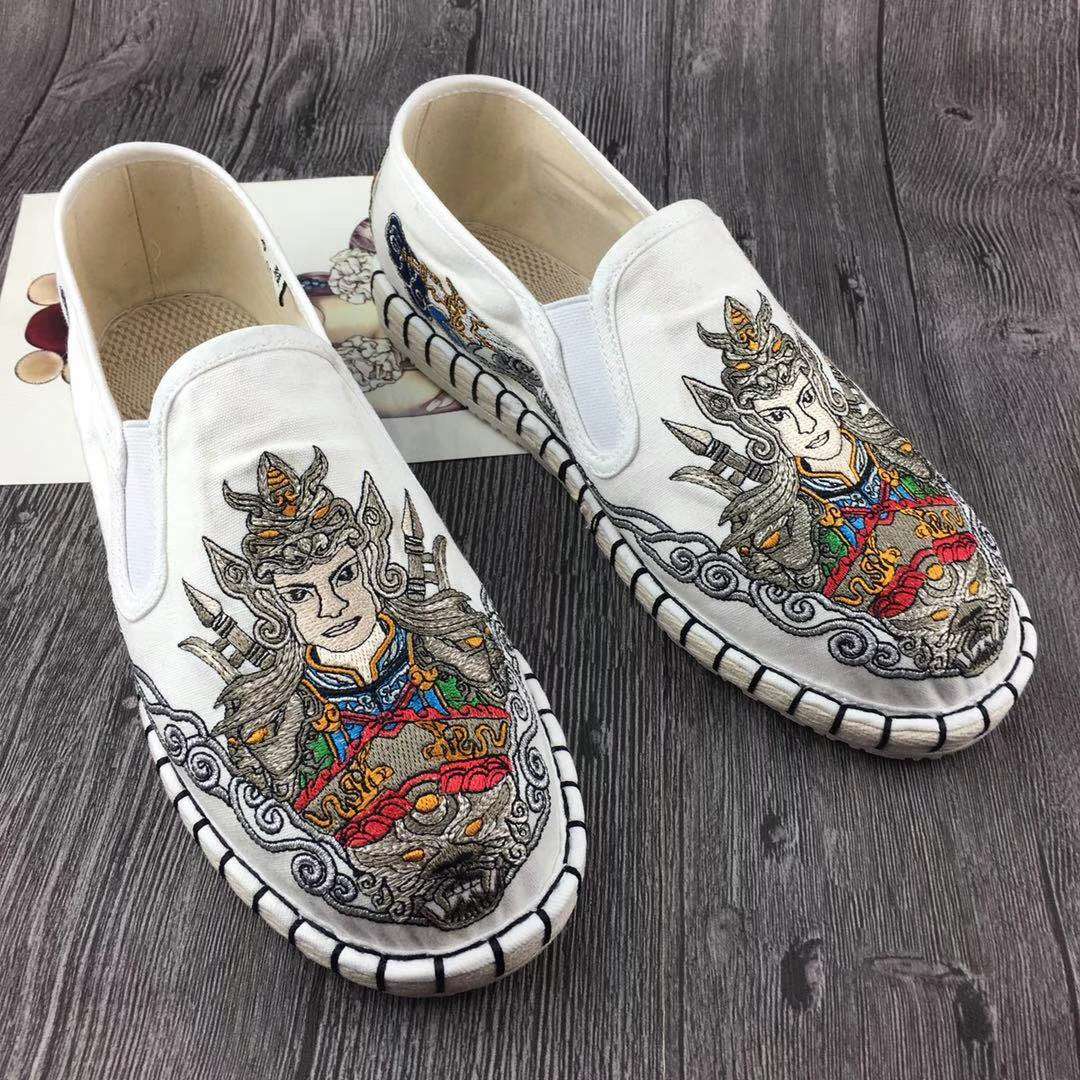 专柜 潮品刺绣布鞋细节图