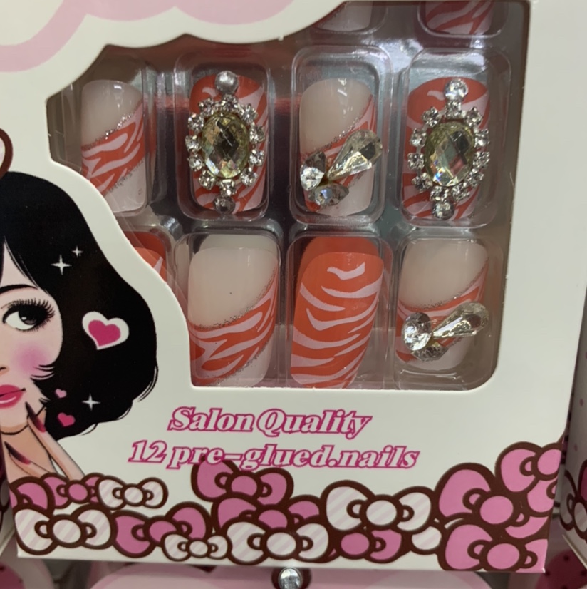 Oval Gemstone 3D manicure