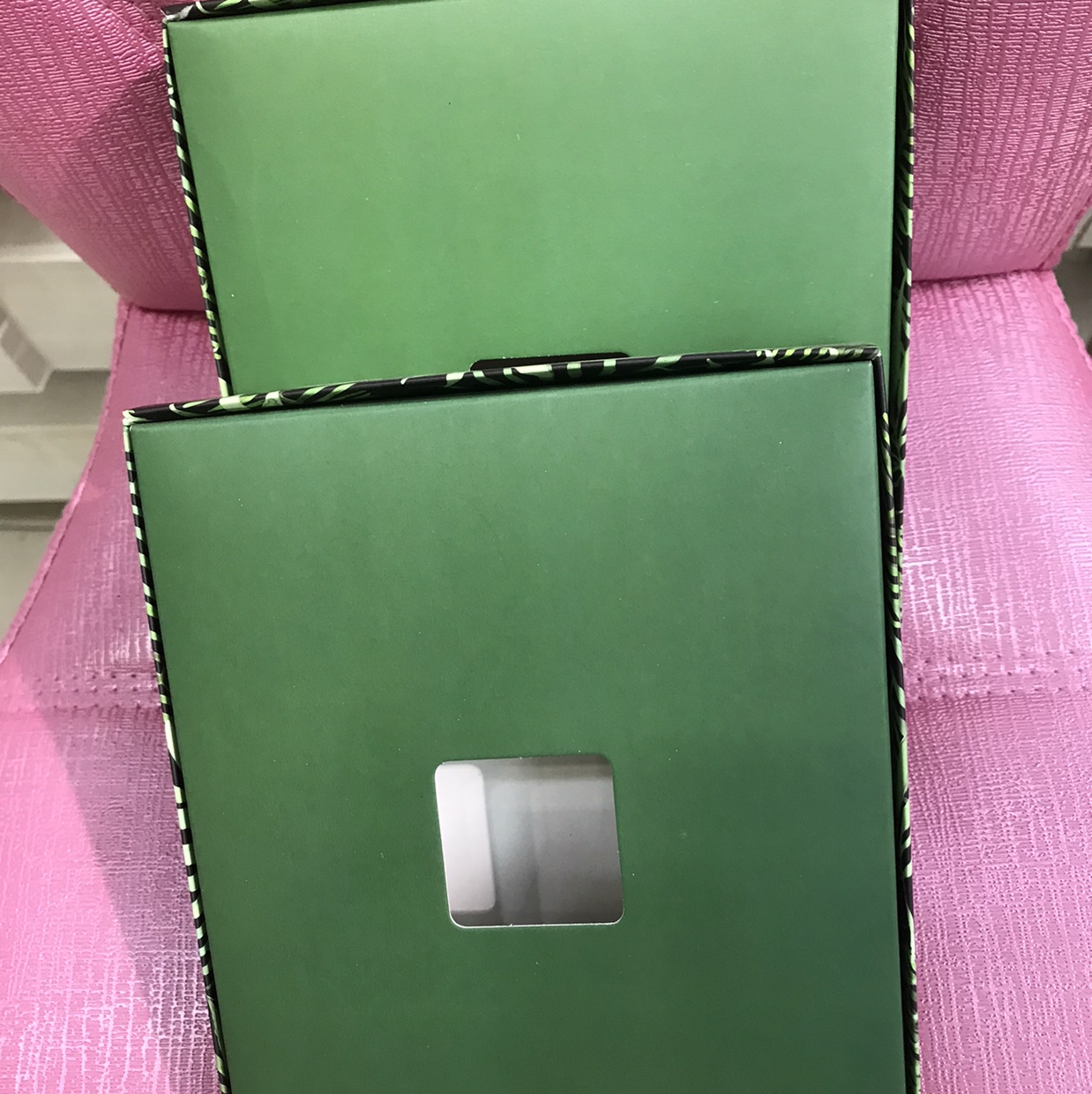 Factory direct sales of fashionable and eco-friendly polka dot large and small boxes 0038 details Picture