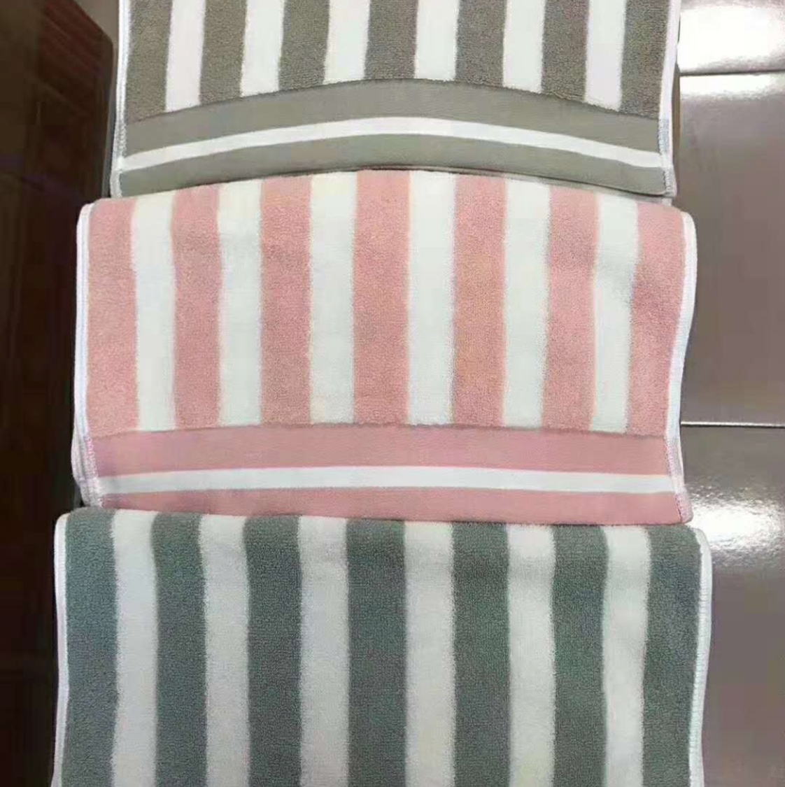 Towel 18 details Picture