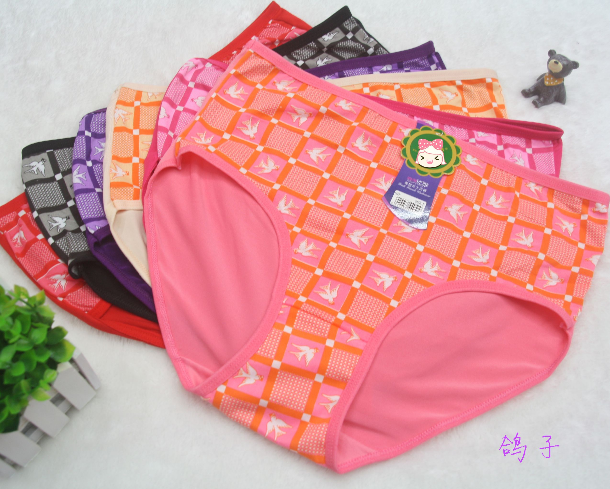 女士大版型牛奶丝内裤女士内裤女士大版型内裤