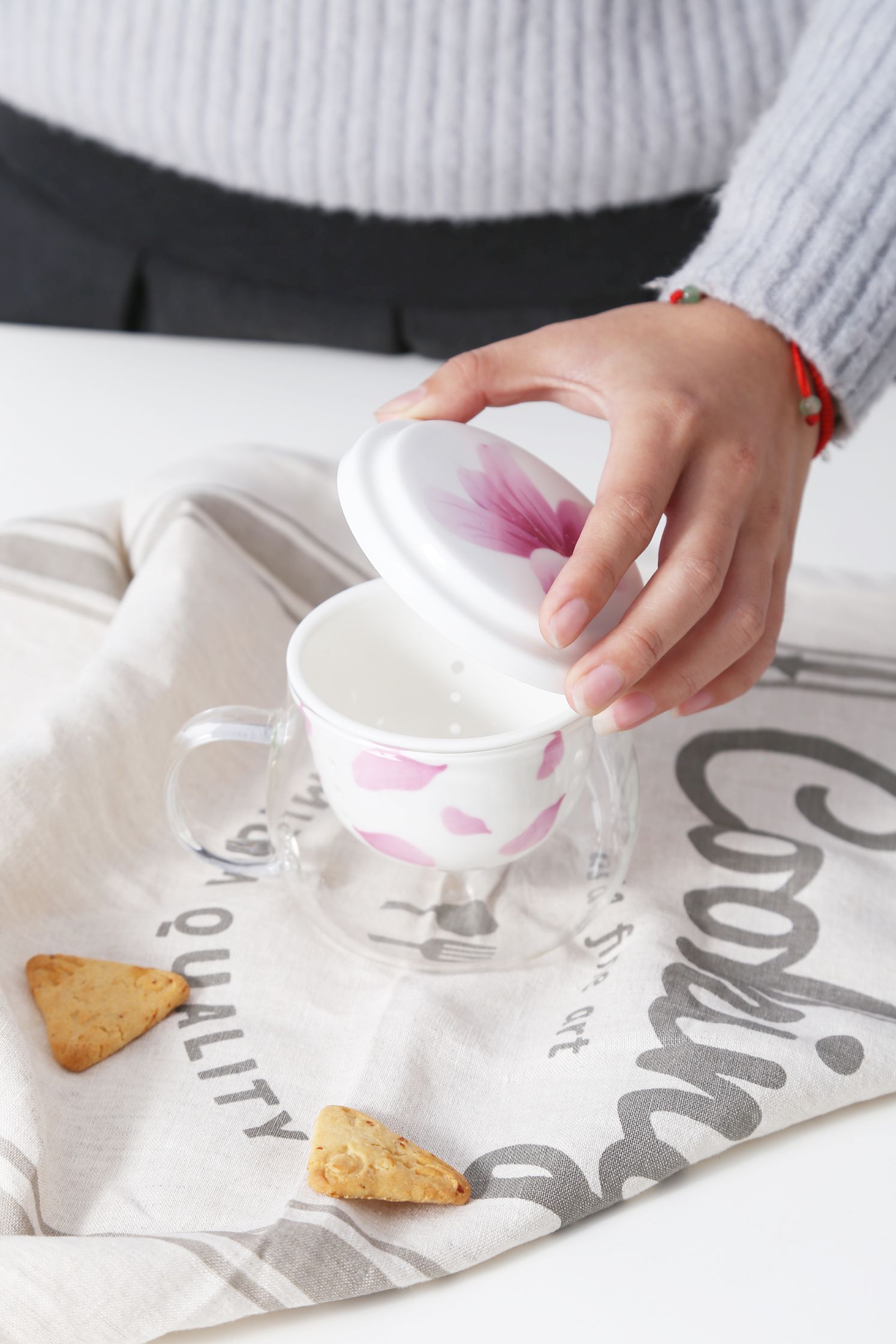 Three-Dimensional Petal Tea Cup Mb7080 undefined