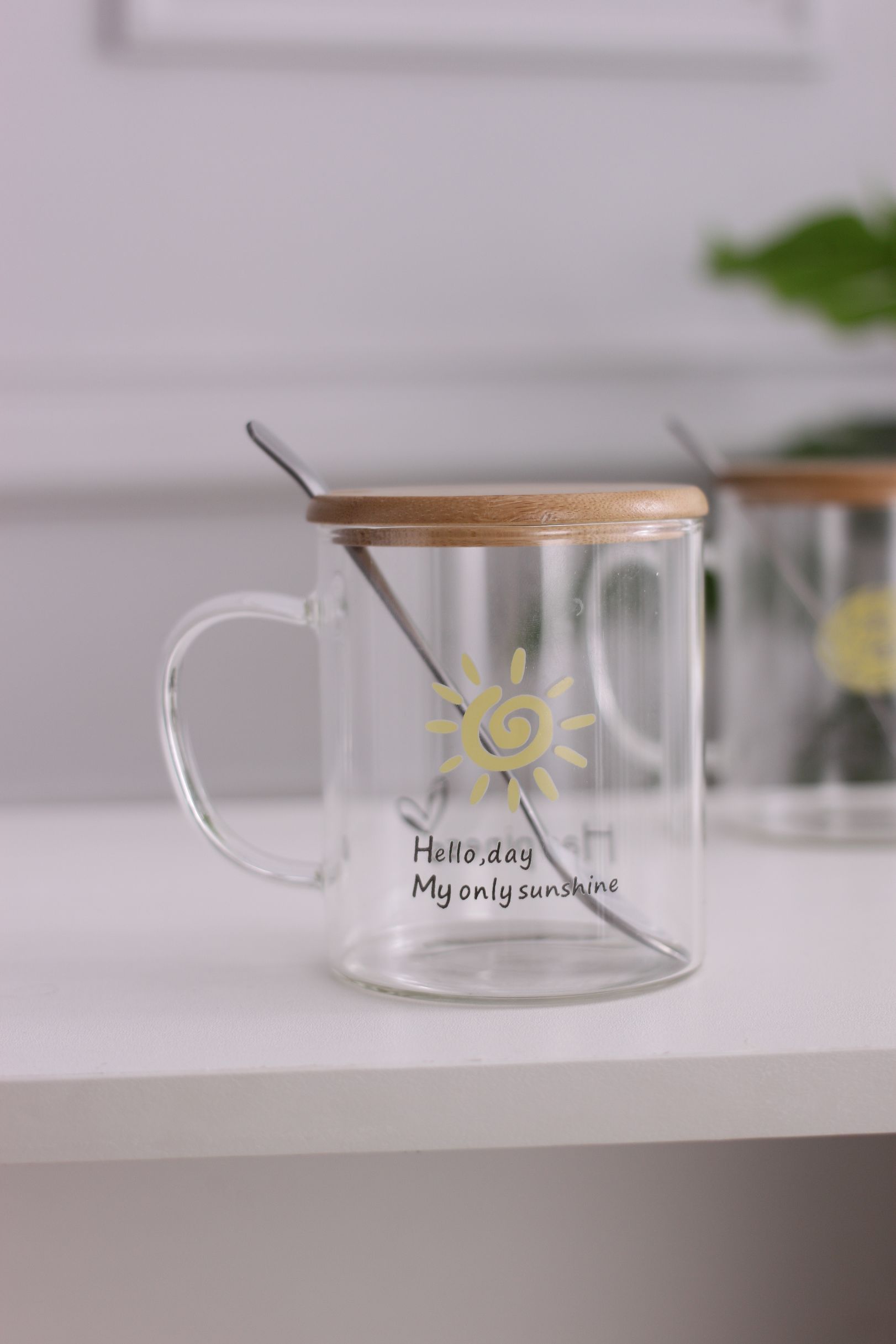 Wood Cover Glass Mb9083 On Sunny Days undefined