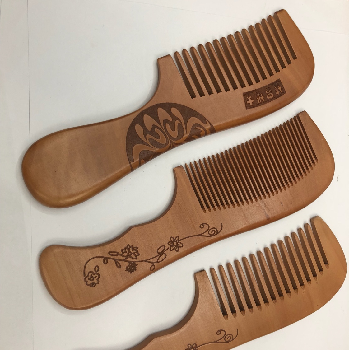 精品桃木梳子 高端梳子 木梳仿静电梳子产品图