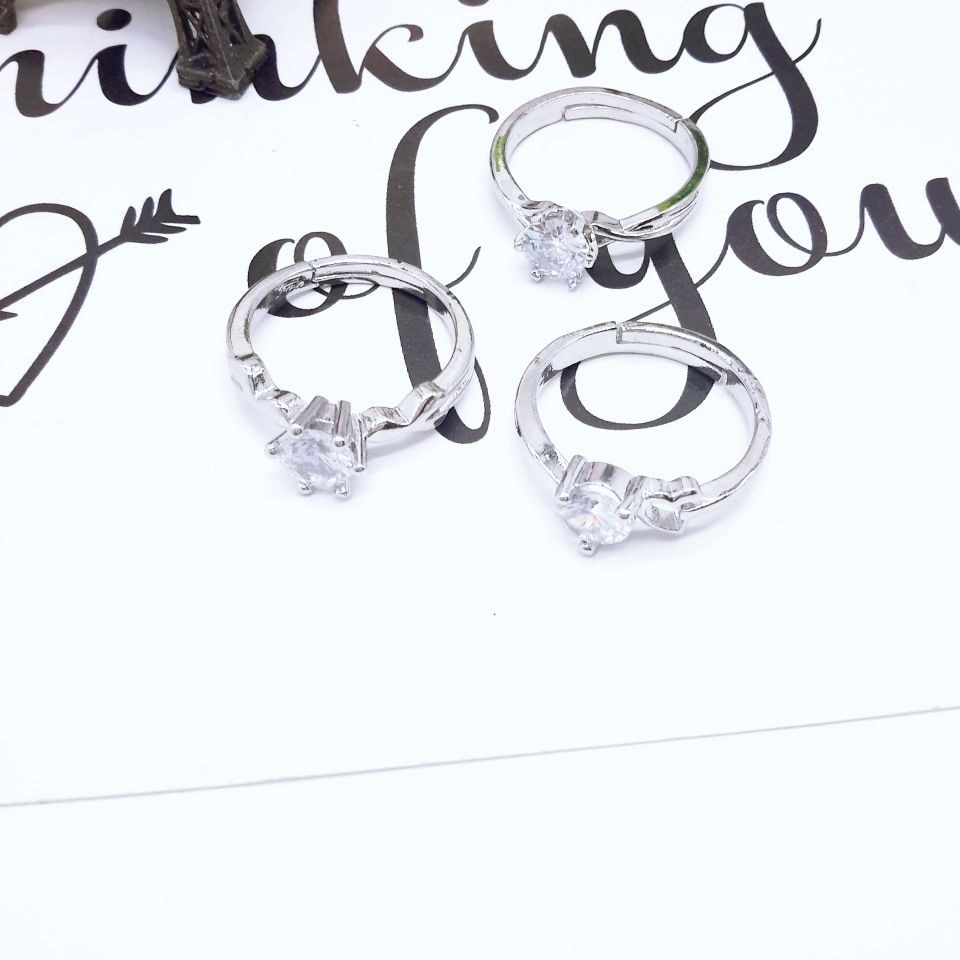 White diamond ring Alloy ring ring ring jewelry ring Application Scenario
