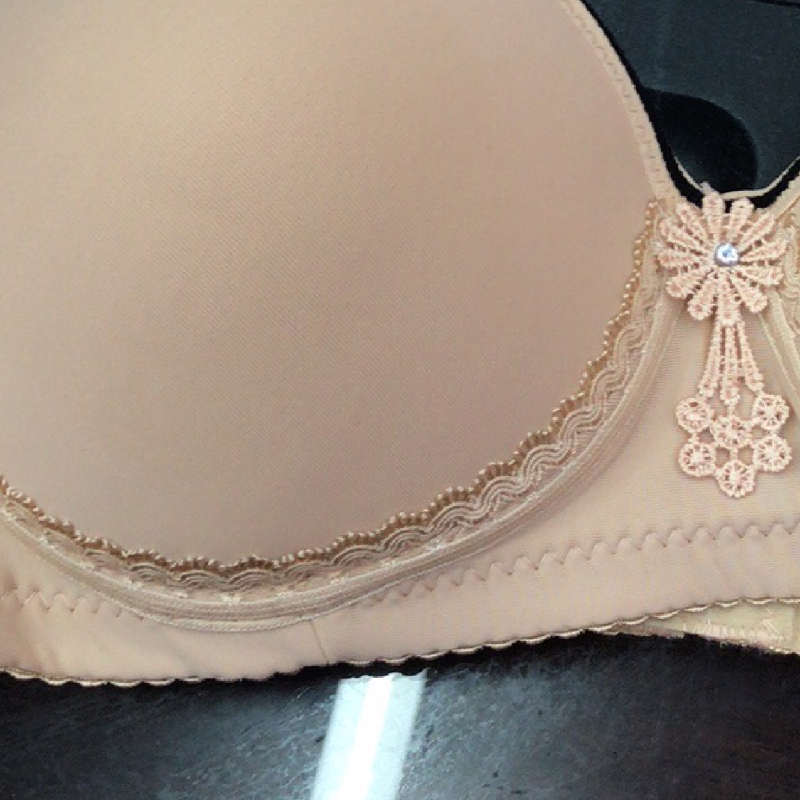 Comfort Bra With Smooth Trim And Small Trim details Picture
