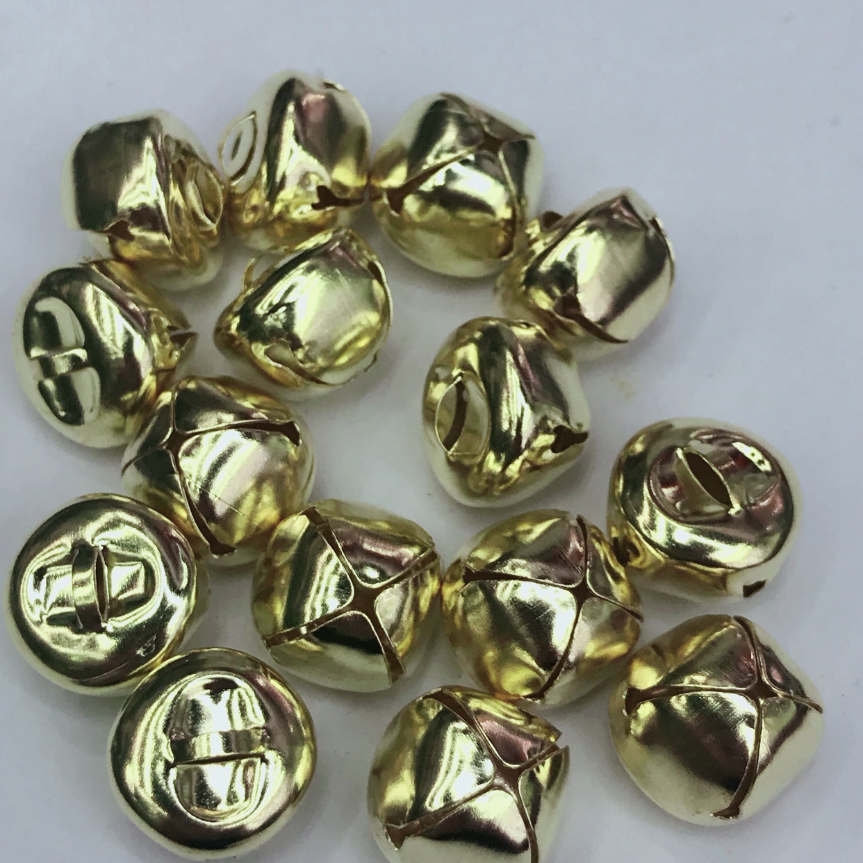 Supply 30Mm Cross Bells, Christmas Bells, Dly Accessories, Chinese Knot Accessories Application Scenario