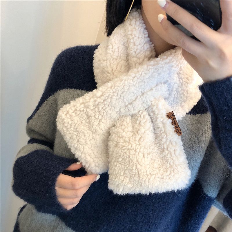 South Korea Dongdaemun Autumn And Winter Fluffy Granule Cashmere Lamb Wool Scarf Collar Solid Color Plush Cross Wholesale Collar details Picture