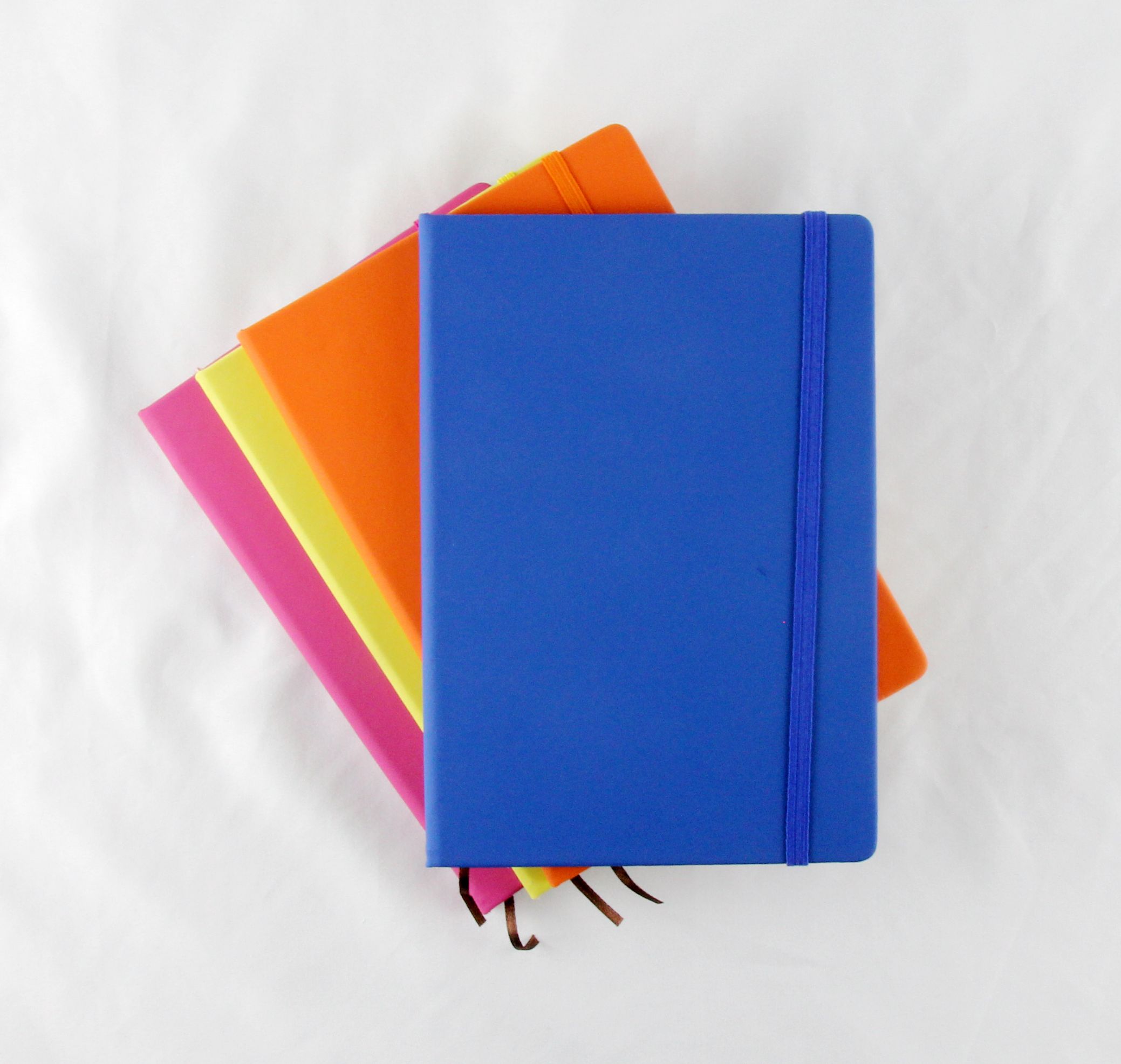 Colorful hard leather notebook A5 Business Notebook with simple and elastic band customized LOGO full figure