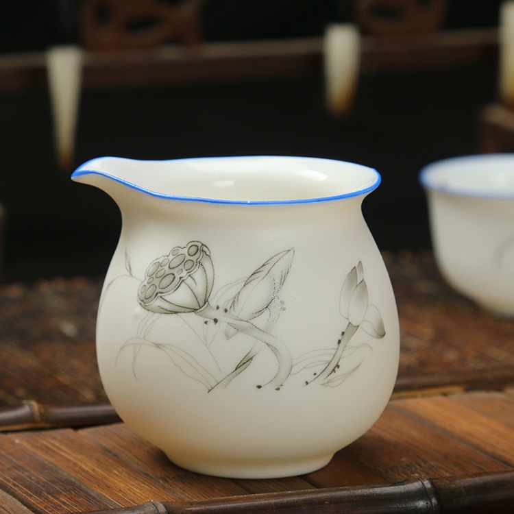 茶具套装 家用 客厅整套超薄胎莲花功夫茶具壶盖碗主人杯茶杯陶瓷产品图