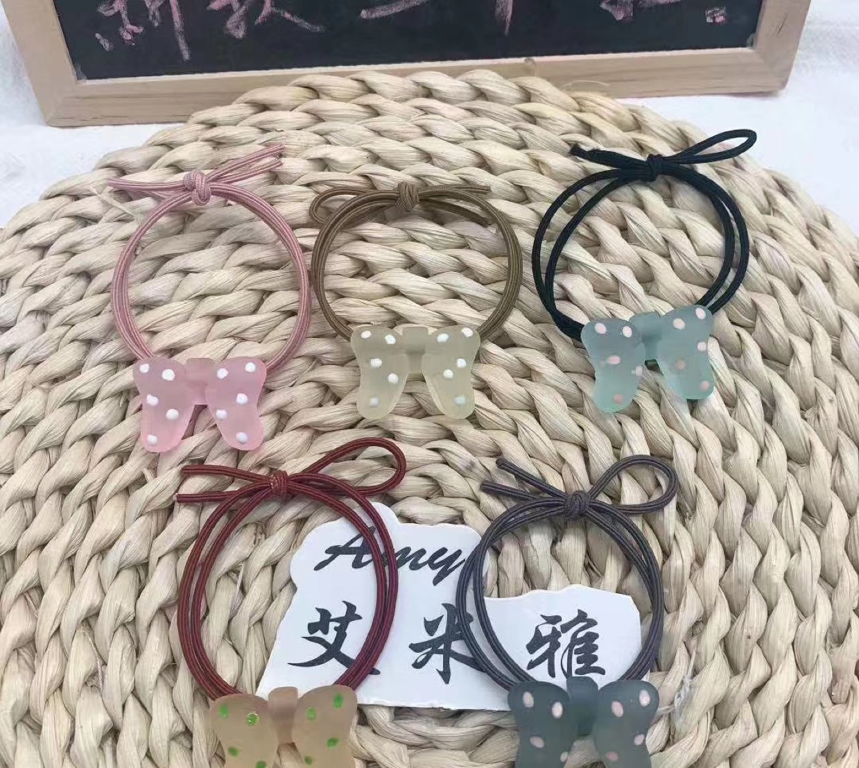 A popular bow-shaped hair band accessory